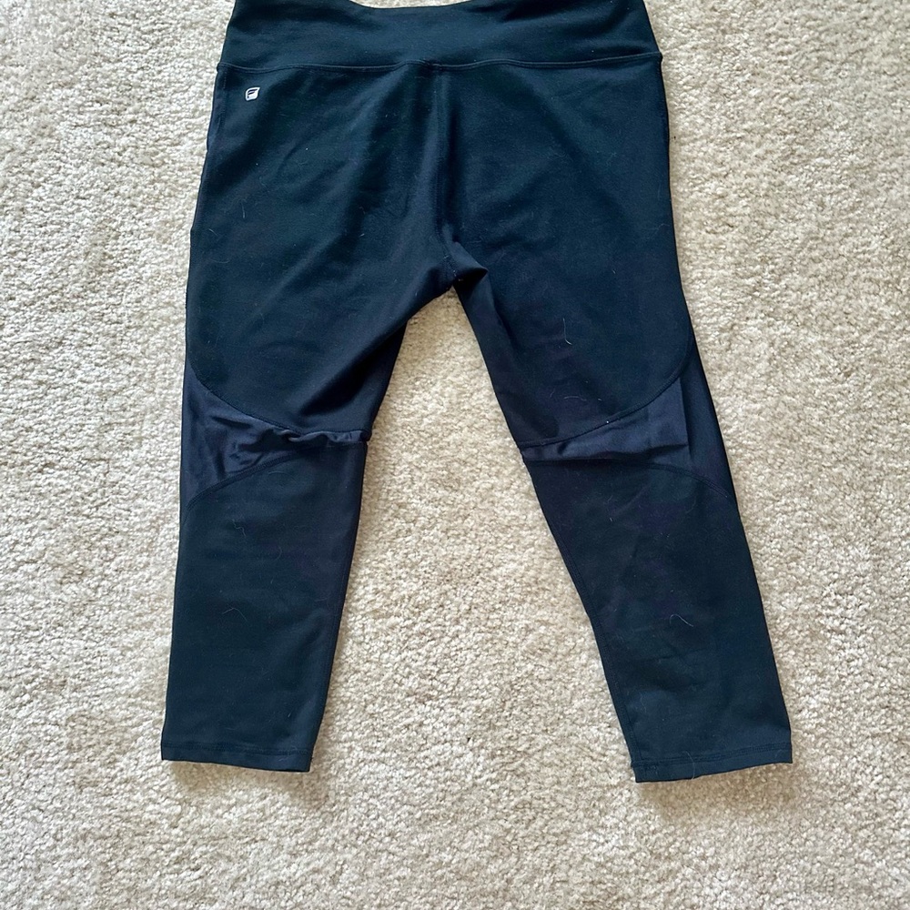 Fabletics black capri leggings - Picture 5 of 6